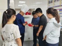 台儿庄古委会将认实落实《食物出产质量平安“
